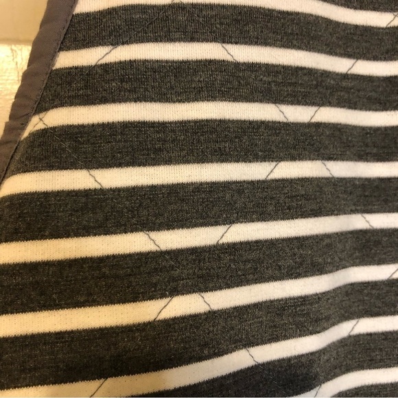 TY Alexander’s Womens Gray/White Stripe Quilted Vest Full Zip Lined Size Small - Picture 5 of 10